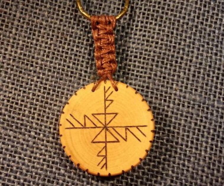 rune amulet grinder